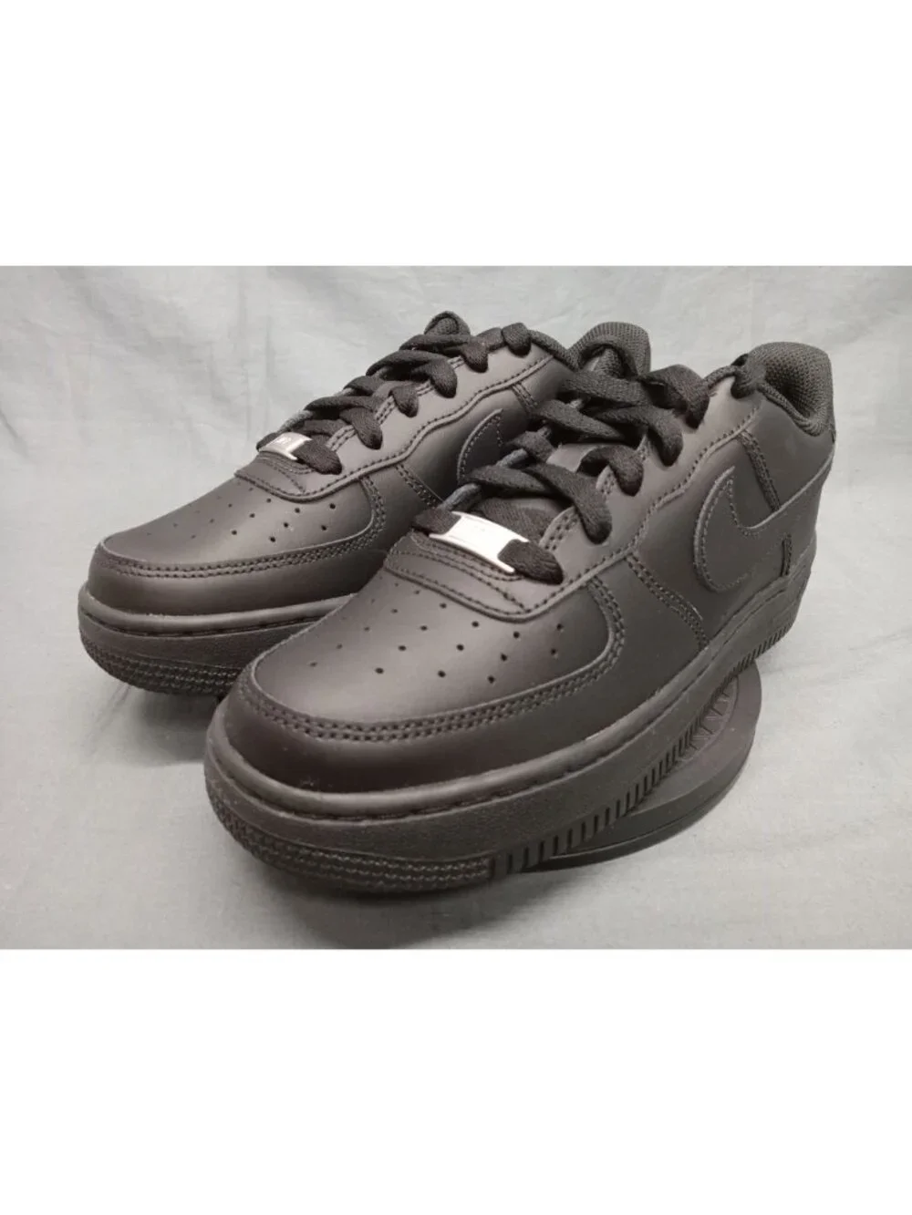 Nike Air Force 1 LE (GS) Sneakers Leather Triple Black Boys Size 4.5 NEW NO BOX!